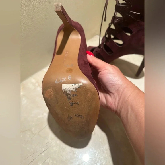 BCBG Generation burgundy peep toe lace heels shoes sandals .  Size 38.5/8.5 - Picture 13 of 17